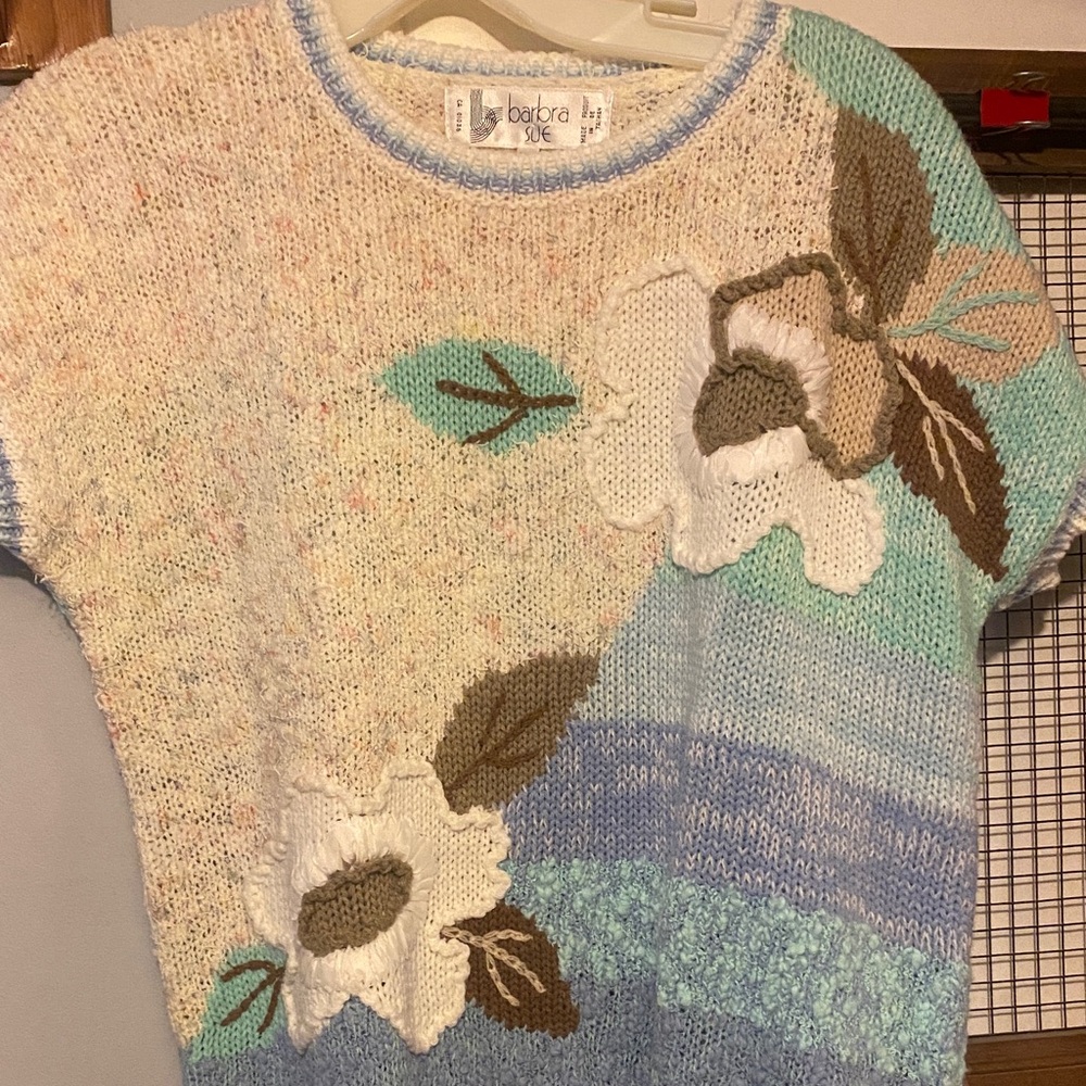 Large vintage  Floral Knit Sweater shirt sleeve knit